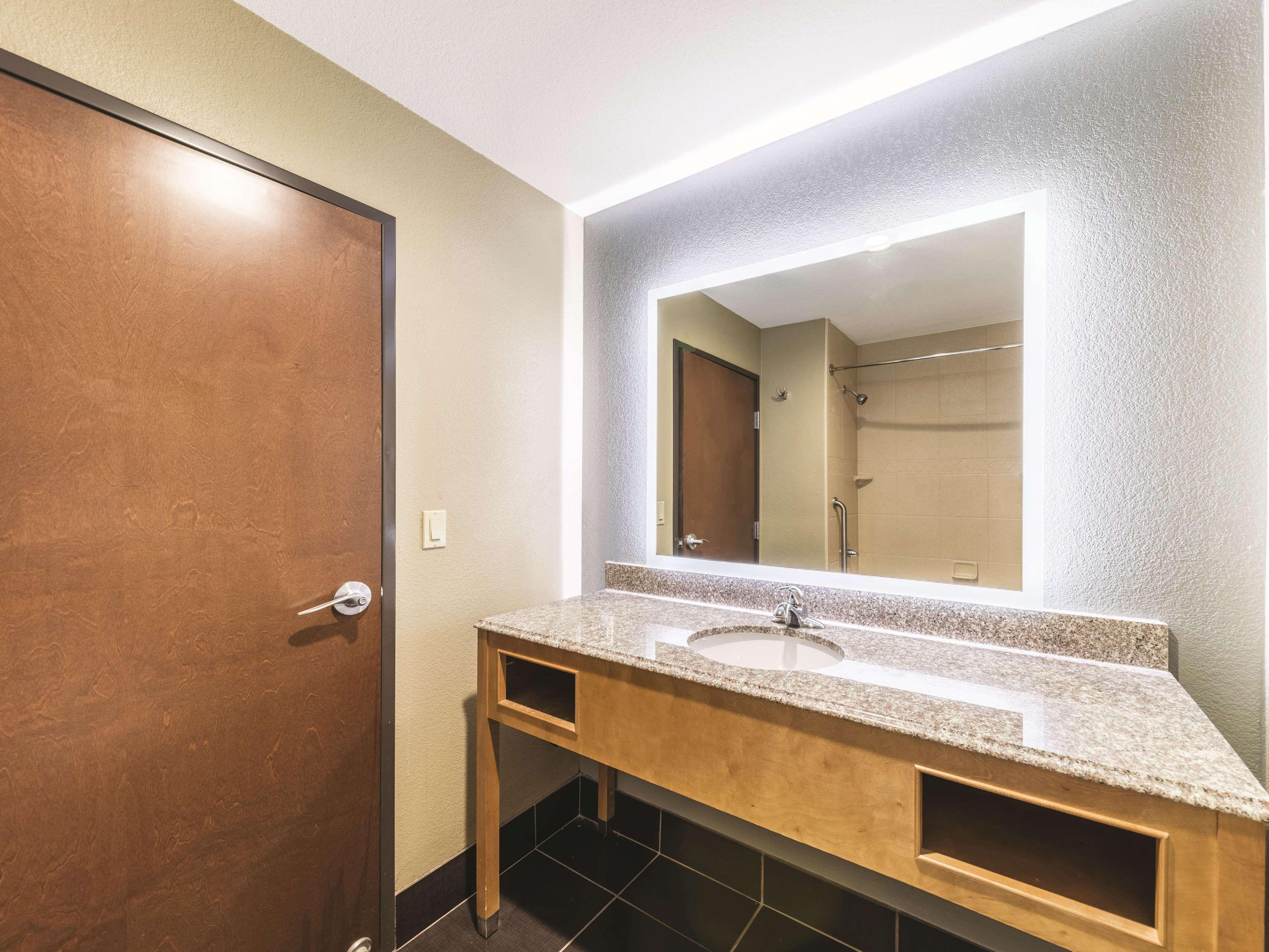La Quinta By Wyndham Tulsa - Catoosa Hotell Eksteriør bilde
