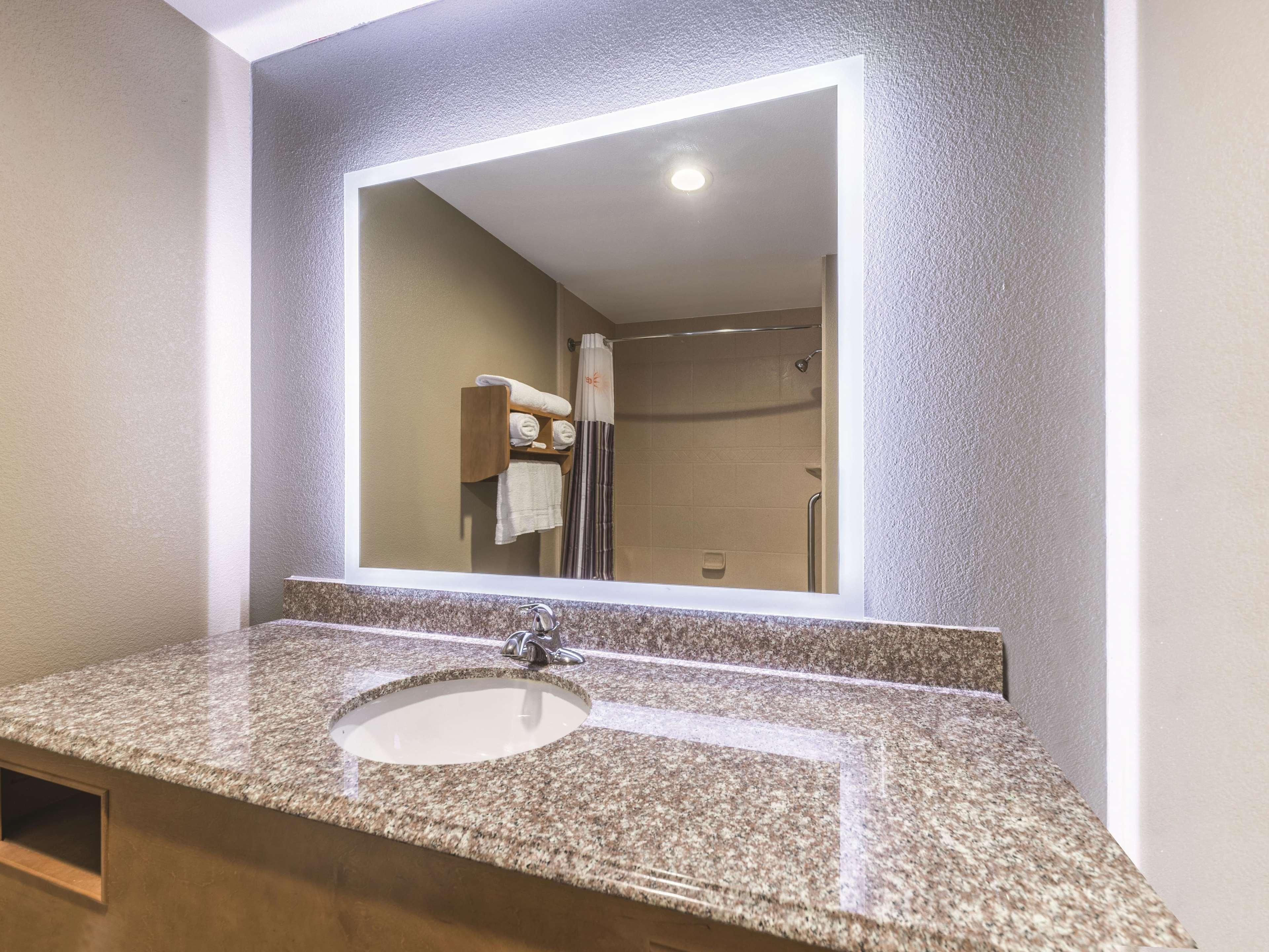 La Quinta By Wyndham Tulsa - Catoosa Hotell Eksteriør bilde