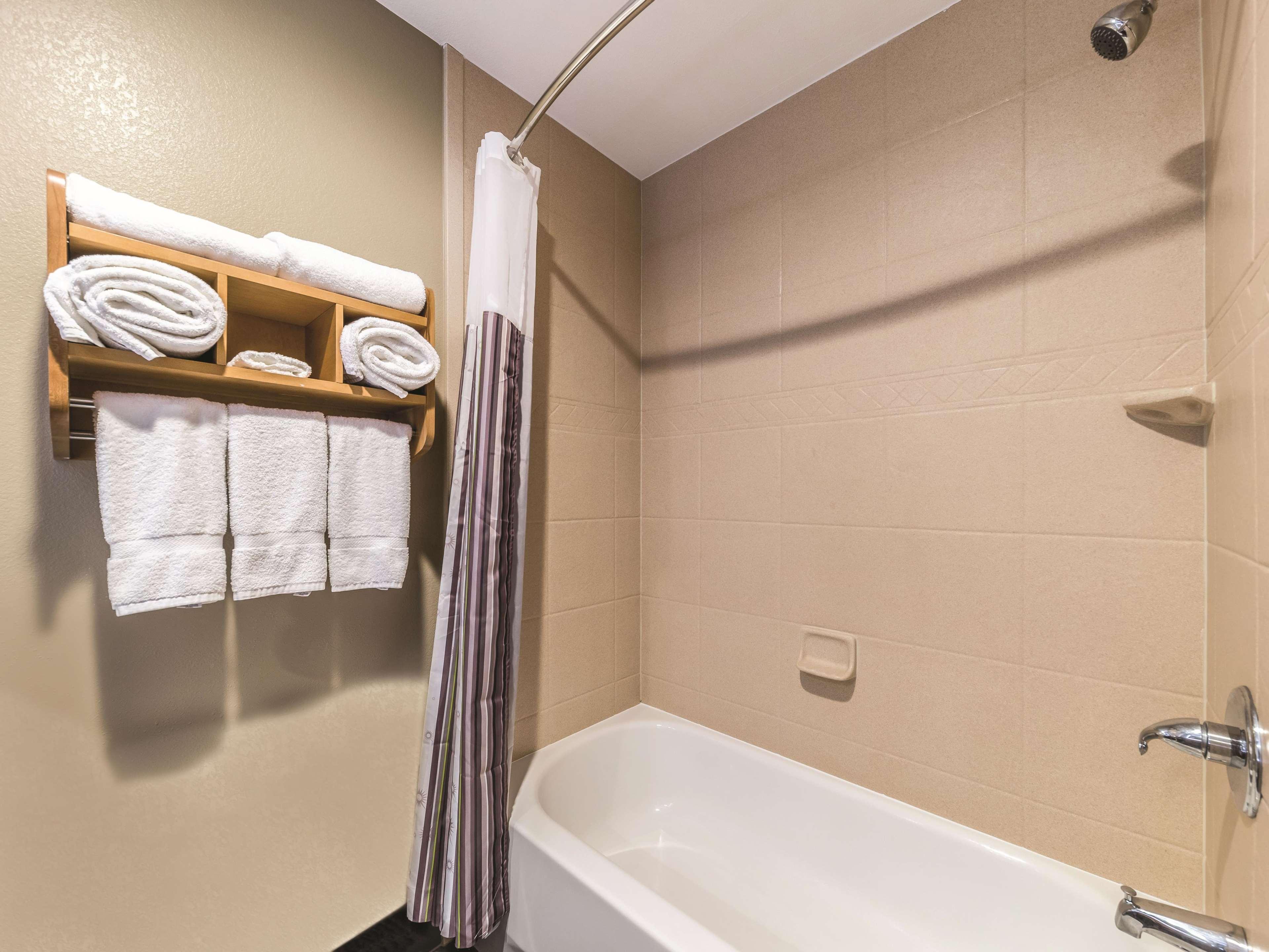 La Quinta By Wyndham Tulsa - Catoosa Hotell Eksteriør bilde