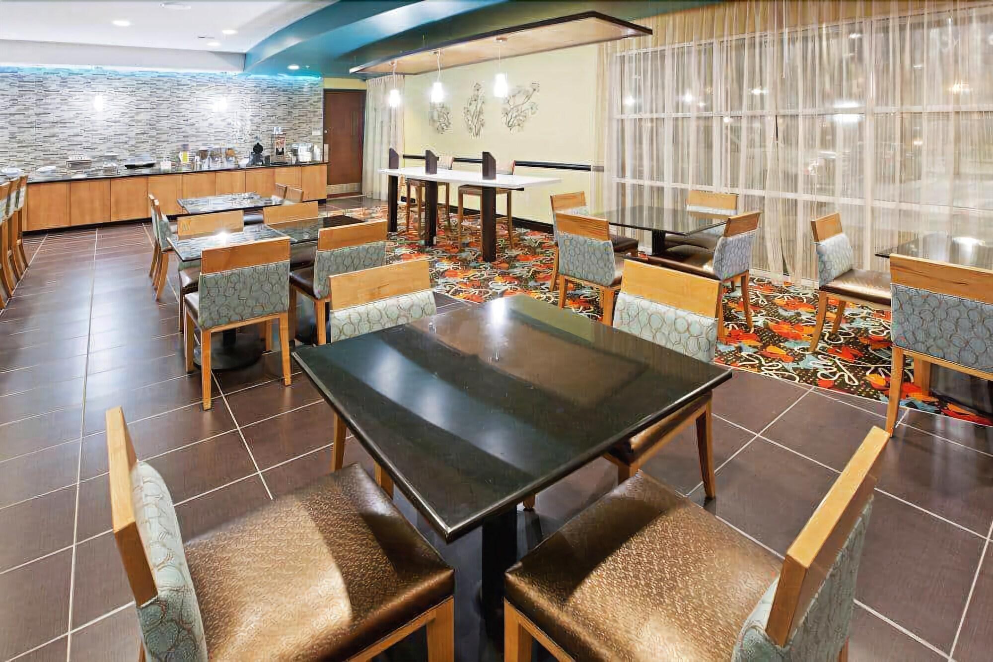 La Quinta By Wyndham Tulsa - Catoosa Hotell Eksteriør bilde