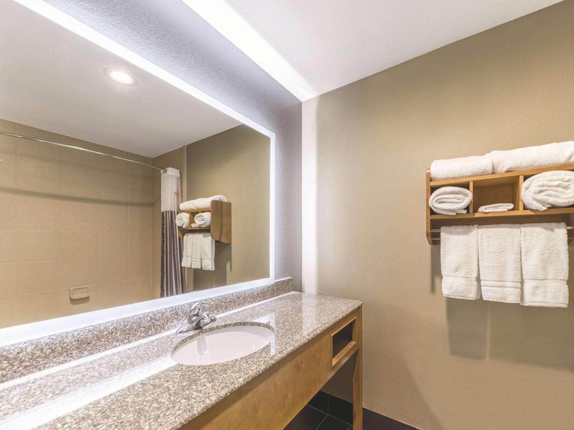 La Quinta By Wyndham Tulsa - Catoosa Hotell Eksteriør bilde